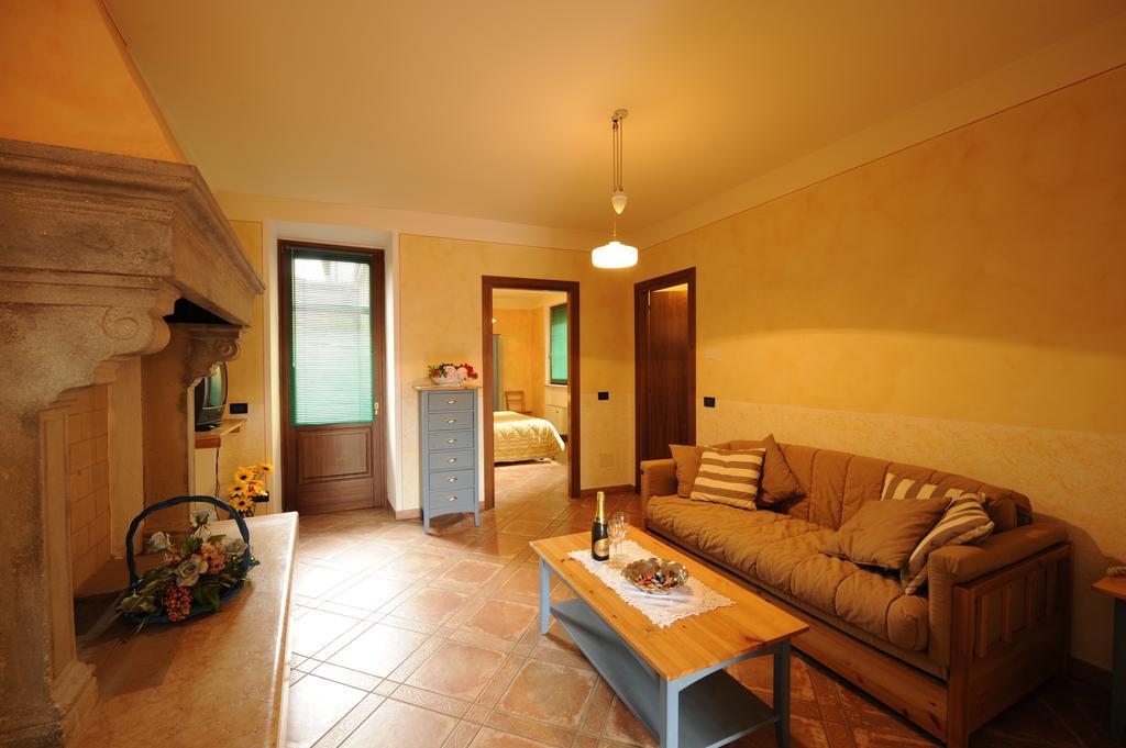 Agriturismo Gian Galeazzo Visconti Guest House Valeggio sul Mincio Room photo