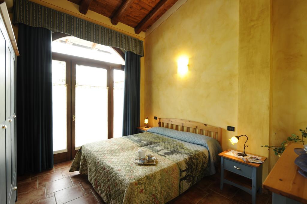 Agriturismo Gian Galeazzo Visconti Guest House Valeggio sul Mincio Room photo